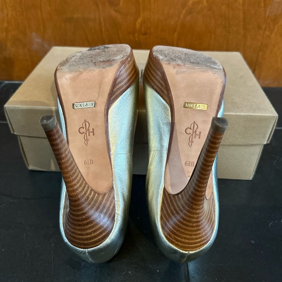 Cole Haan Soft Gold Metal Nike Air Heels - Picture 3 of 6